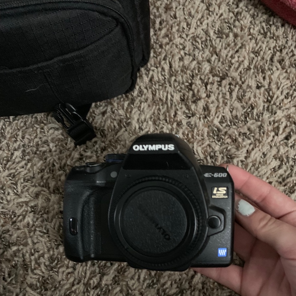 Olympus E-600
